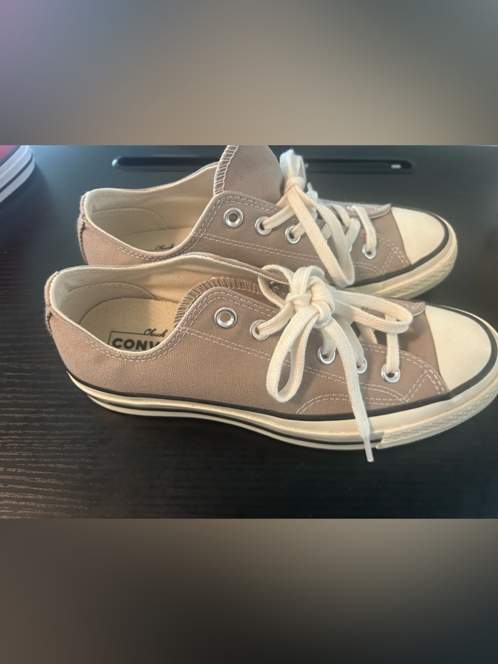 Converse Chuck Taylor Low Beige Neutral Women’s Size 7.5 NWOT Classic Sneakers